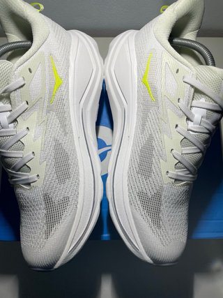 Hoka Challenger 8 Zapatillas Running Blancas y Ama