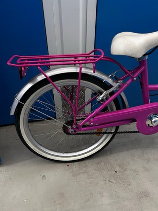 Bicicleta niña rosa con cesta. Buen estado