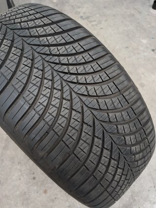 Neumático 245/50R18 104V Goodyear