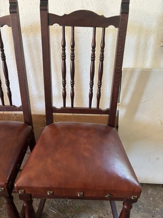 Juego de 4 sillas antiguas de madera