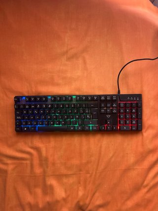 Teclado Gaming GXTrust Negro, con luces RGB