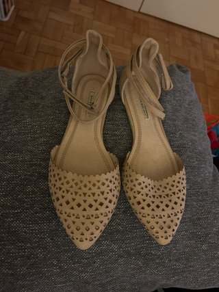 Sandalia Manoletina Beige Atada Tobillo