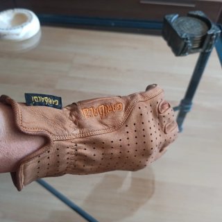 Guantes de verano  GariBaldi Piel Perforada Marrón