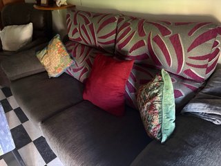 Sofá Cama 2 Plazas Tela Morado/Rojo