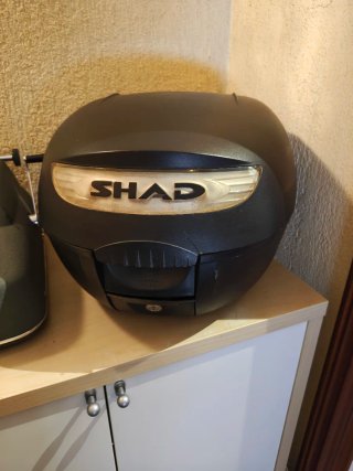 Baúl Shad 28L Negro
