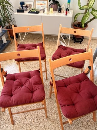 Sillas de madera sin el cojín