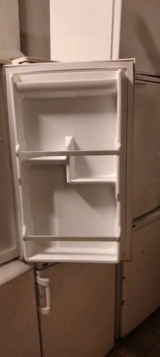 Nevera pequeña blanca