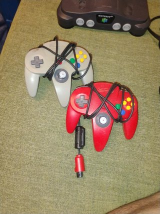 Nintendo 64 Negra con 2 Mandos originales