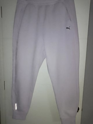 Pantalón de chándal puma, lila clarito.