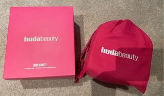 Huda Beauty neceser rosa