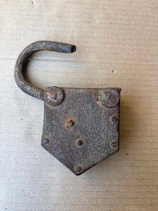 Lucchetto antico in ferro