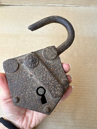 Lucchetto antico in ferro