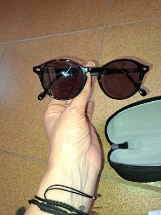 Gafas de sol Vogue marrones y negras