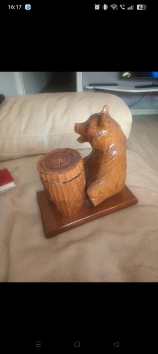 Escultura de madera tallada a mano