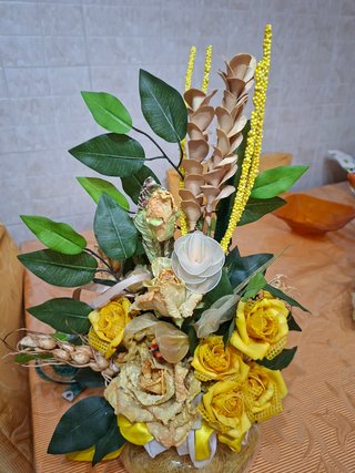 Composizione floreale decorativa