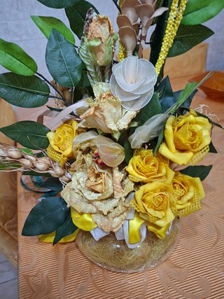 Composizione floreale decorativa