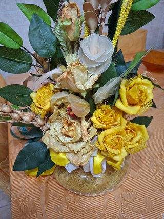 Composizione floreale decorativa