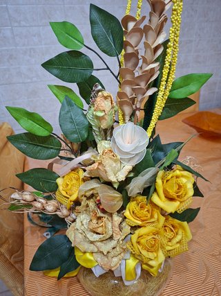 Composizione floreale decorativa