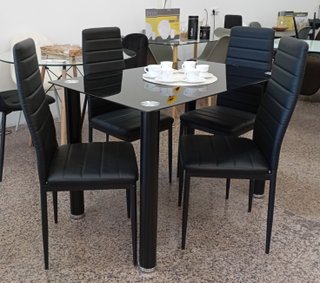 ·Mesa ·comedor + 4 sillas, Negras, Cómoda. Oferta!
