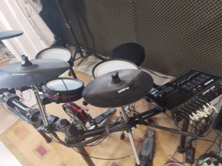 Batería Electrónica Alesis como nueva
