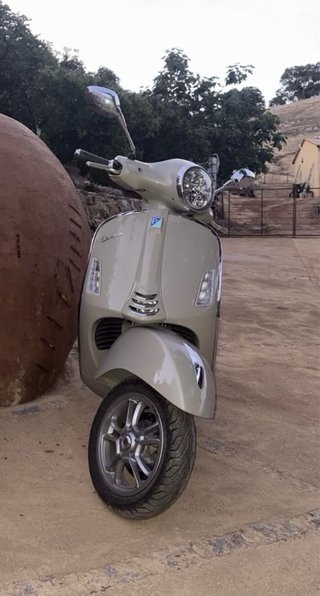 Vespa GTS 125 Beige