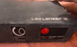 Linterna LED Lenser D14 submarina sin usar