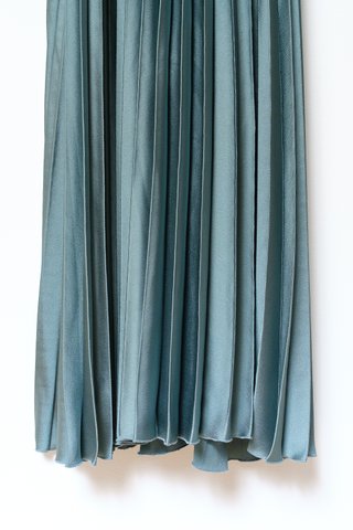 Vestido largo Zara verde azulado con etiqueta