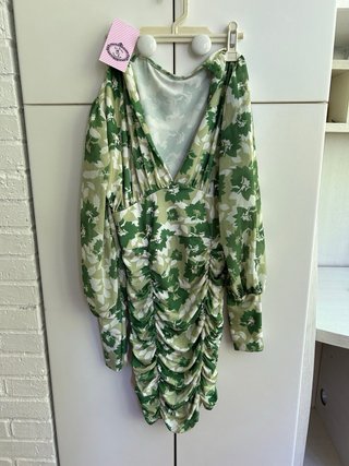 Vestido verde floral manga larga