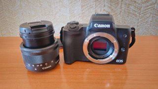 Cámara Canon M50 Mark II + Accesorios