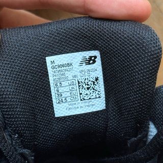 New Balance 9060 negras y grises