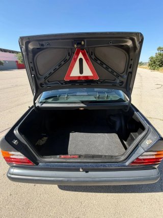 Mercedes-Benz Clase E 1988