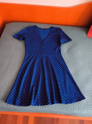 Vestido azul lunares rosa Zara