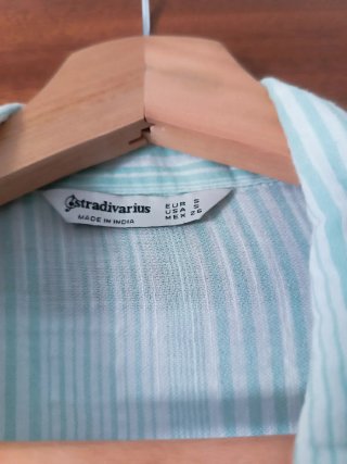 Blusa Stradivarius verde