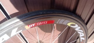 Ruedas carbono OVAL DT SWISS carretera