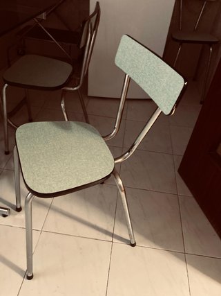 Silla verde metálica vintage