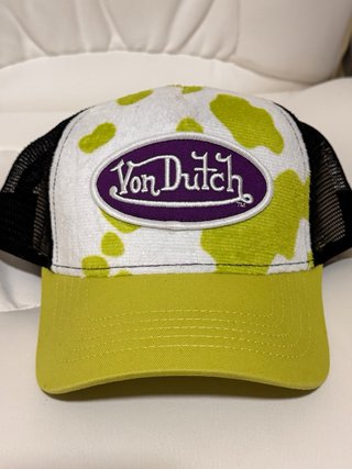 Gorra Von Dutch Mujer Verde, logo Morado y negro