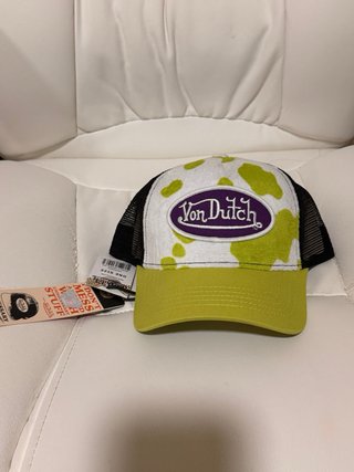 Gorra Von Dutch Mujer Verde, logo Morado y negro