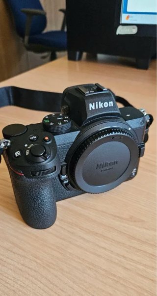 Cámara Nikon Z5 Mirrorless