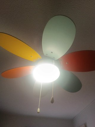 Ventilador de techo multicolor