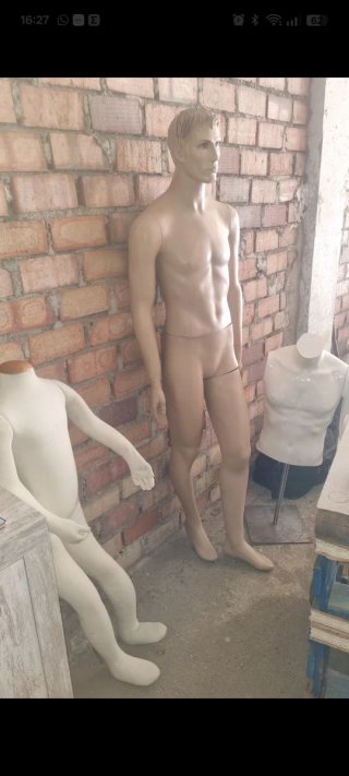 Maniquí hombre cuerpo completo