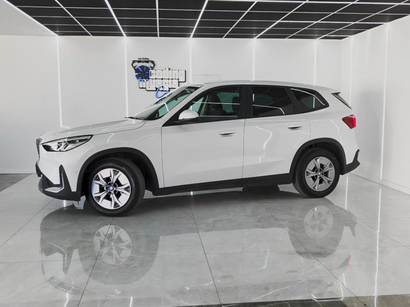 BMW iX1 2025, foto 19