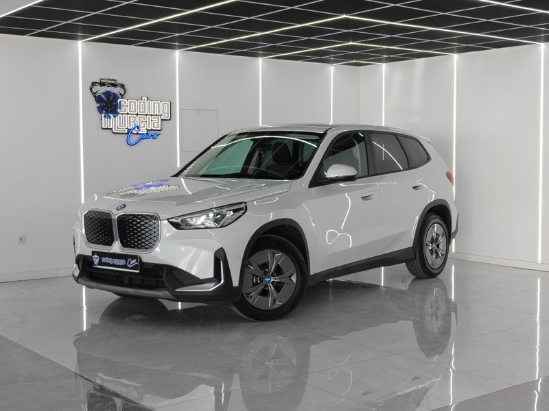 BMW iX1 2025, foto 23