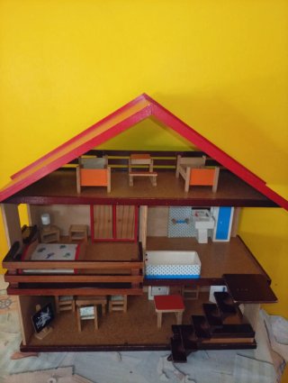 Casa de Muñecas Grande con Mobiliario