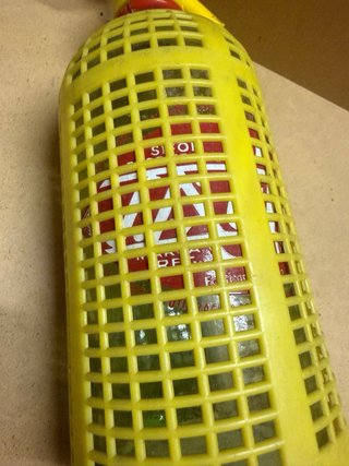 Sifón de cristal amarillo