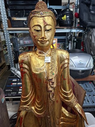 Statua Divinità Orientale Dorata