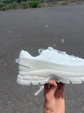 Nike Zoom Vomero Roam