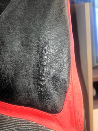 Pantalón moto Richa cuero negro/rojo Talla 48. L