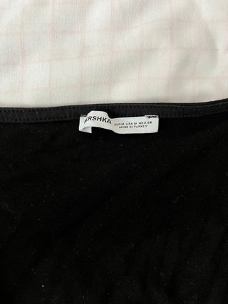 Top negro escote cuadrado sin mangas