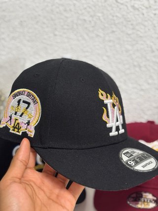 Gorra New Era LA Flames Negra y Rosa