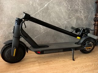 Xiaomi MI Electric Scooter Essential